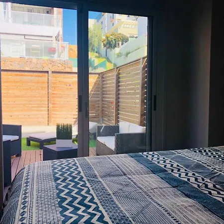 City View Retreat: Garden Oasis