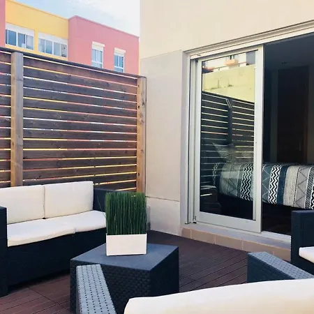 City View Retreat: Garden Oasis Holiday home *